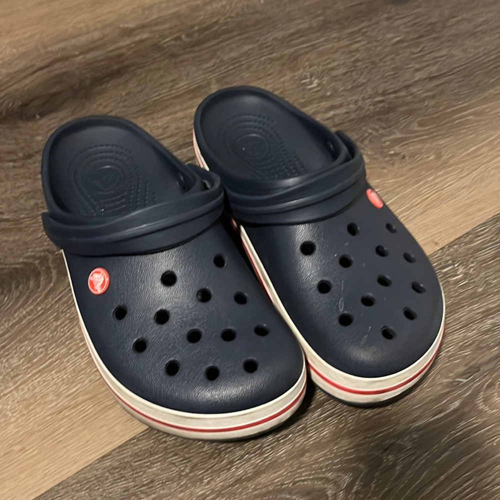 crocs